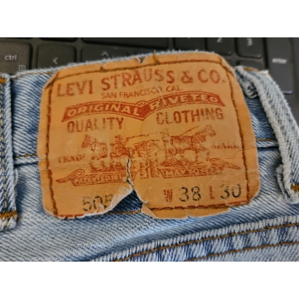 LEVI'S 505 REGULAR FIT 38 X 30 LIGHT WASH COTTON DISTRESSED Y2K DAD JEANS FADE
